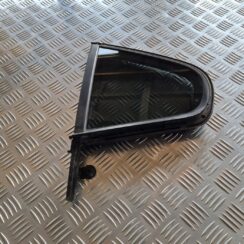 Kreiso durvju stūra stikls priekš VOLVO S60 2008