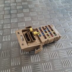 Drošinātāju bloks priekš SUBARU LEGACY 2010