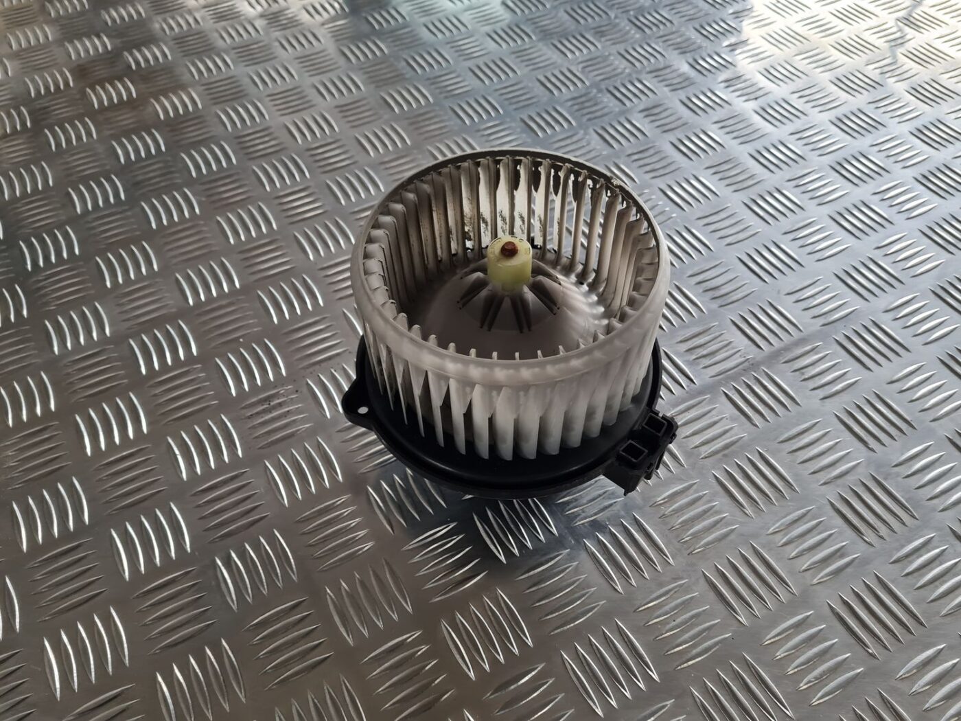 Salona ventilators priekš SUBARU LEGACY 2010 3 Salona ventilators priekš SUBARU LEGACY 2010