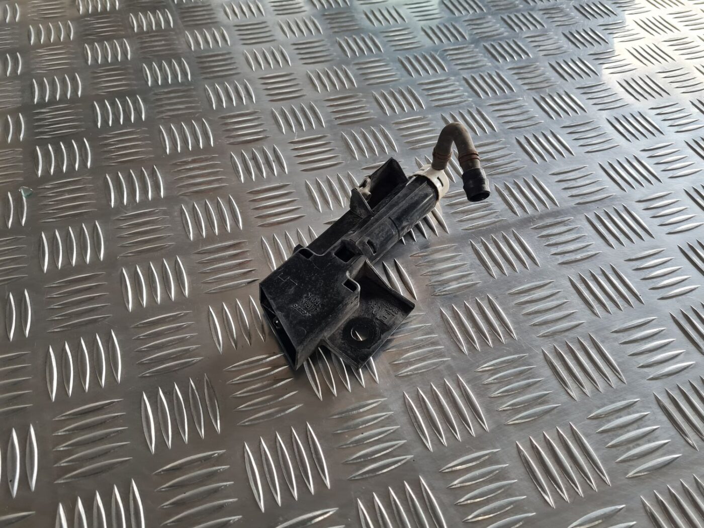 Lukturu mazgātāja sprausla priekš SUBARU LEGACY 2010 1 Lukturu mazgātāja sprausla priekš SUBARU LEGACY 2010