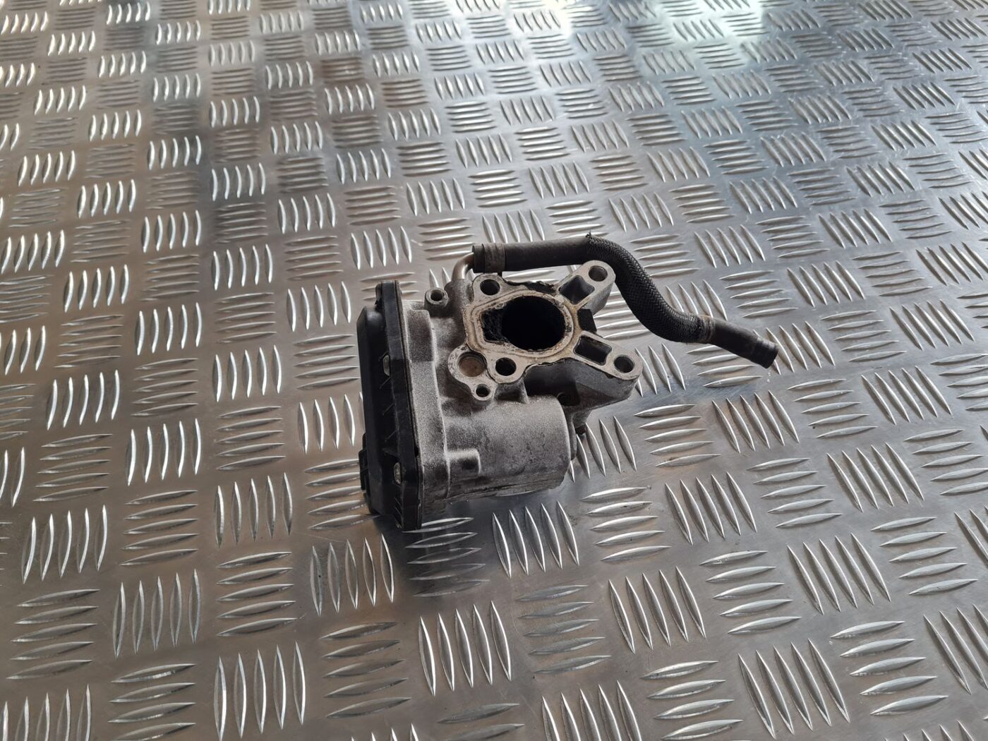 EGR vārsts priekš SUBARU LEGACY 2010 4 EGR vārsts priekš SUBARU LEGACY 2010