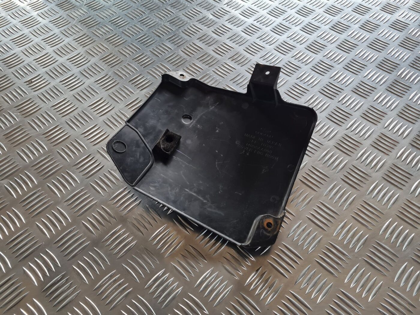 Drošinātāju kārbas korpusa vāks priekš SUBARU LEGACY 2010 4 Drošinātāju kārbas korpusa vāks priekš SUBARU LEGACY 2010