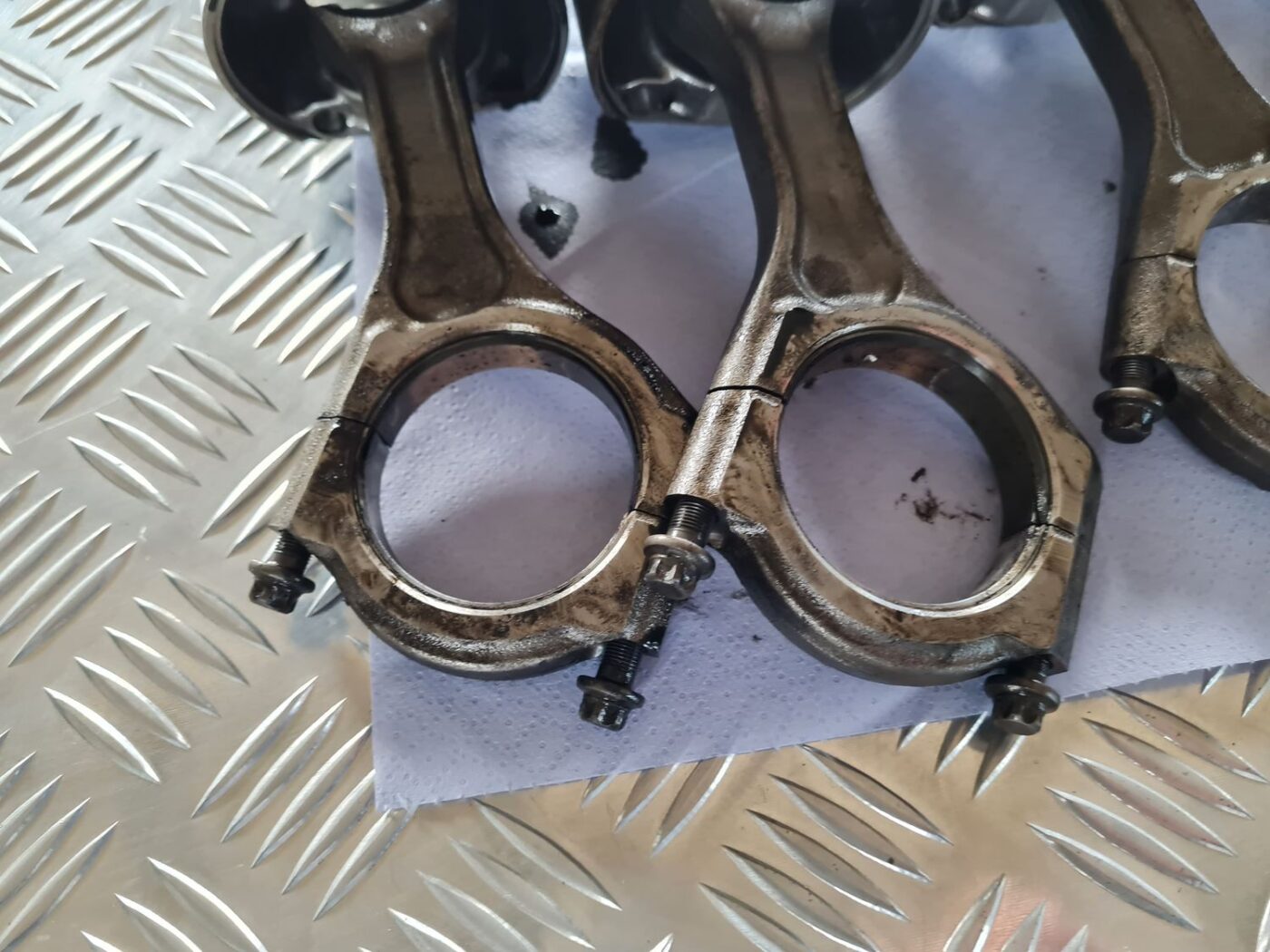 Virzuļu un klaņu komplekts priekš SUBARU LEGACY 2010 2 Virzuļu un klaņu komplekts priekš SUBARU LEGACY 2010