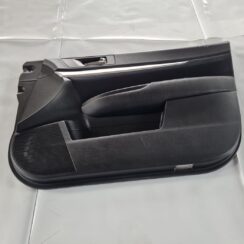 Priekšējo labo durvju apdare priekš SUBARU LEGACY 2010