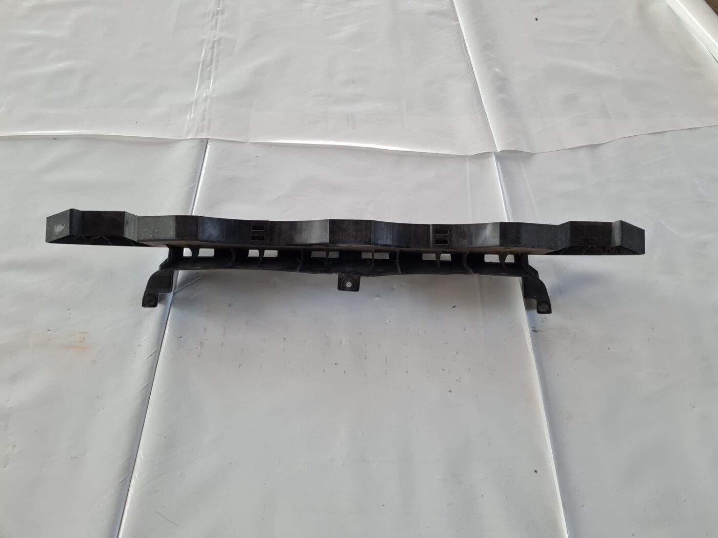 Priekšēja bufera kronšteins priekš SUBARU LEGACY 2010 6 Priekšēja bufera kronšteins priekš SUBARU LEGACY 2010