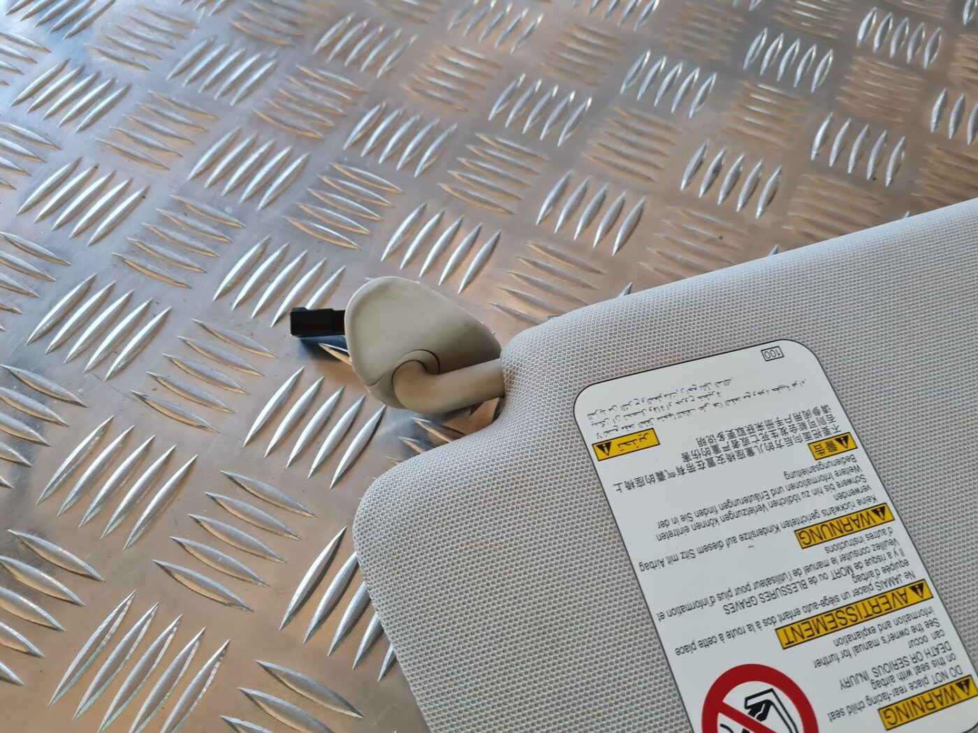 Saules aizsargs priekš SUBARU LEGACY 2010