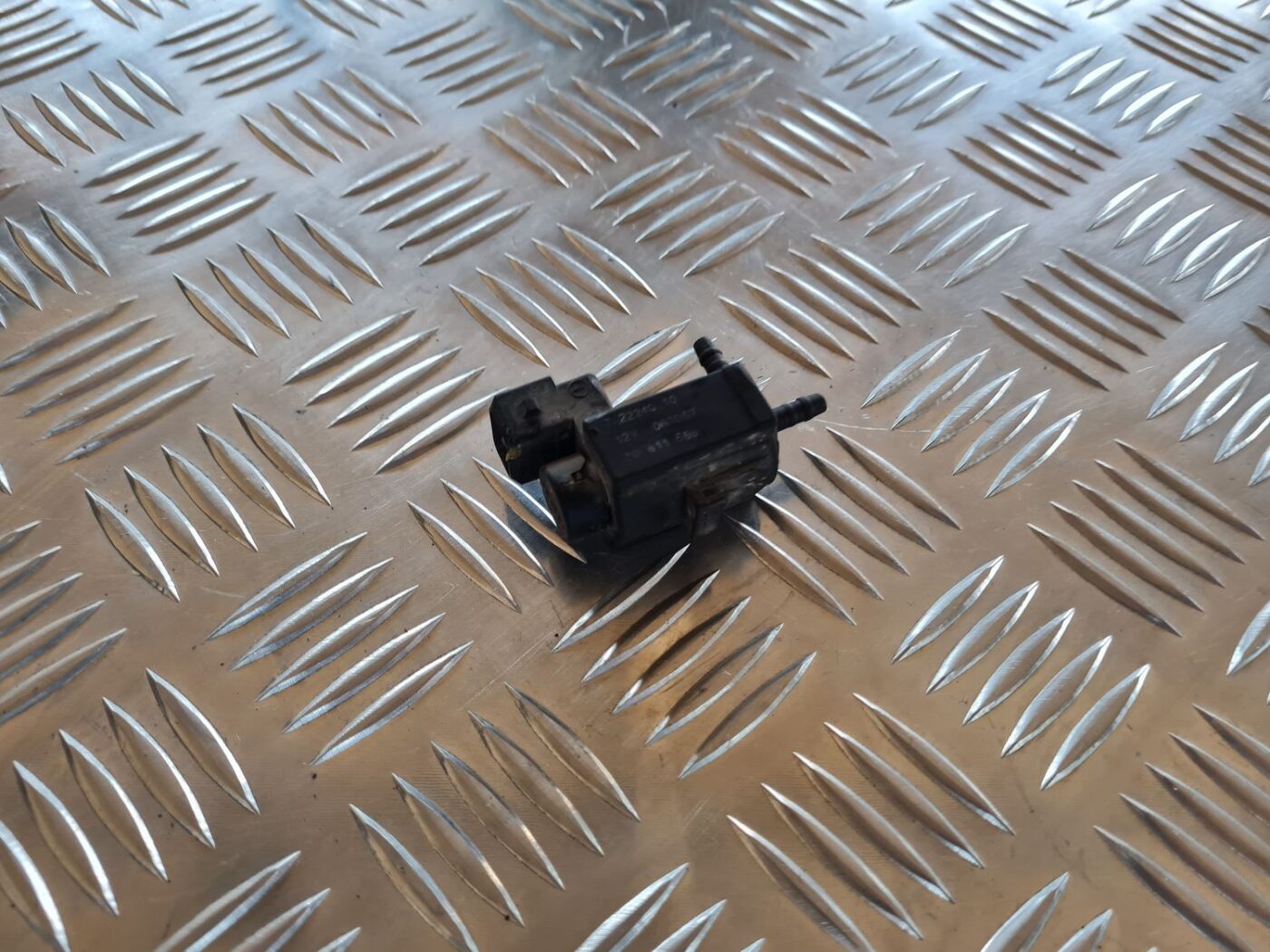 Solenoīda vakuuma vārsts priekš VOLVO V70 2006 4 Solenoīda vakuuma vārsts priekš VOLVO V70 2006