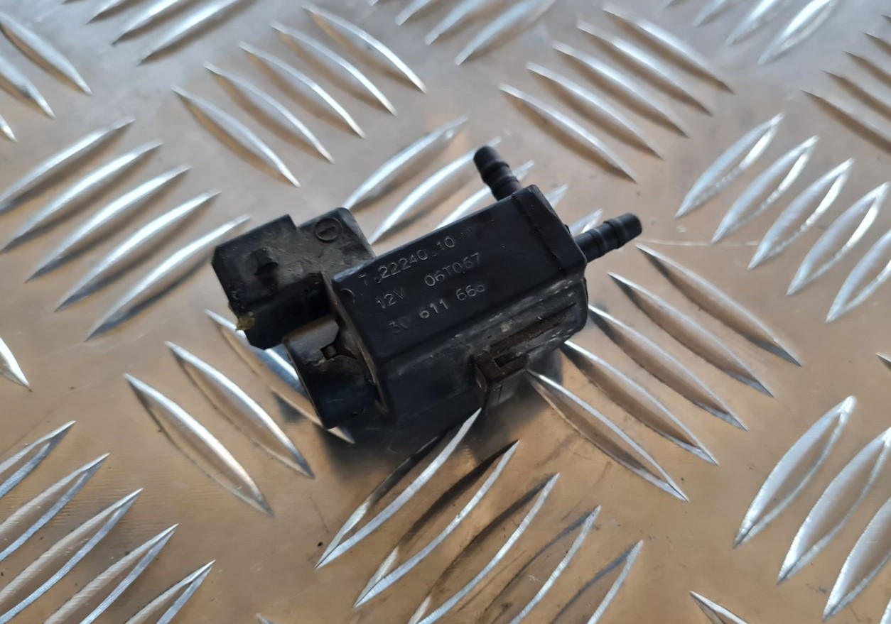 Solenoīda vakuuma vārsts priekš VOLVO V70 2006 3 Solenoīda vakuuma vārsts priekš VOLVO V70 2006