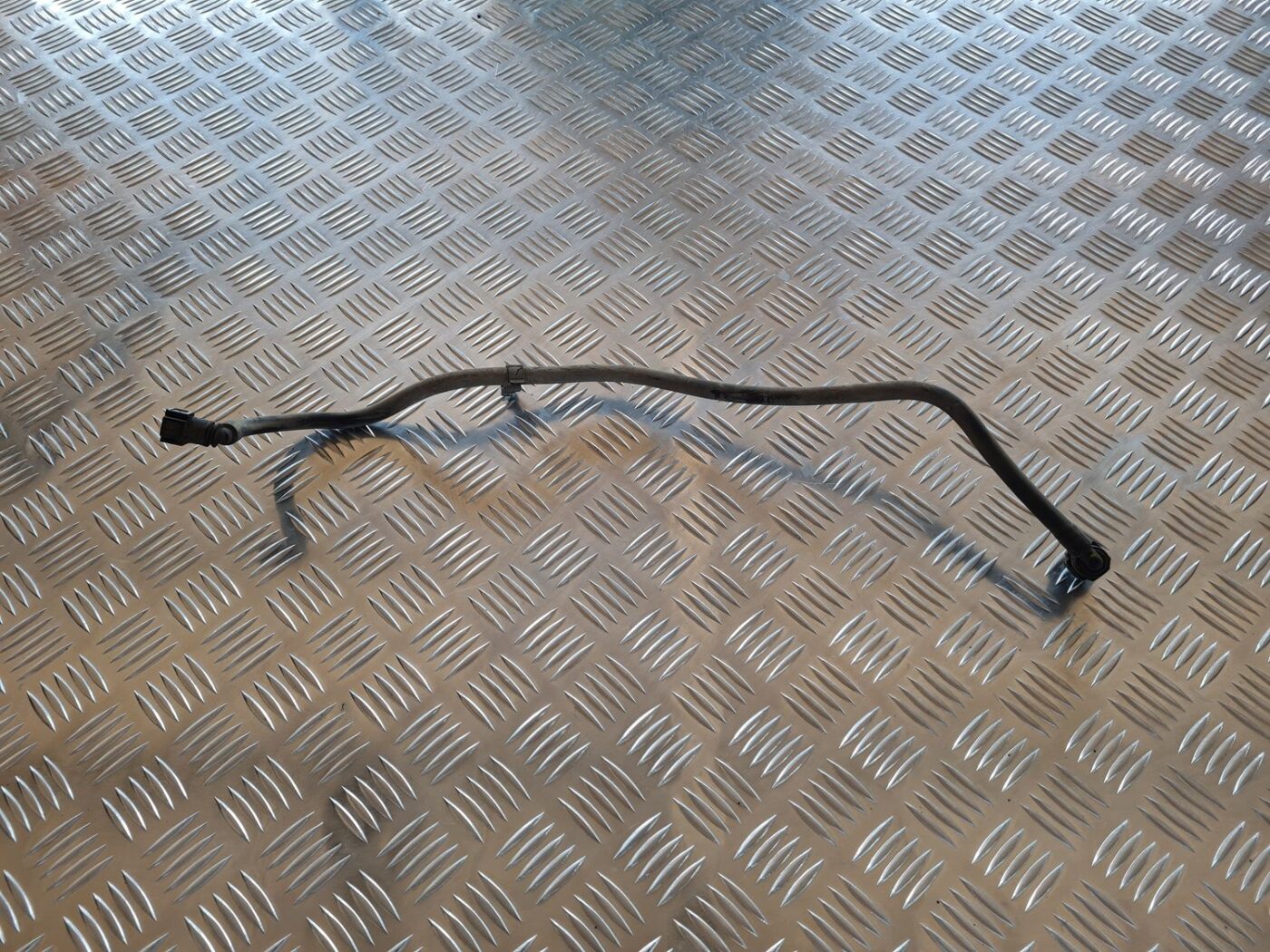 Degvielas caurule priekš VOLVO V70 2006 1 Degvielas caurule priekš VOLVO V70 2006