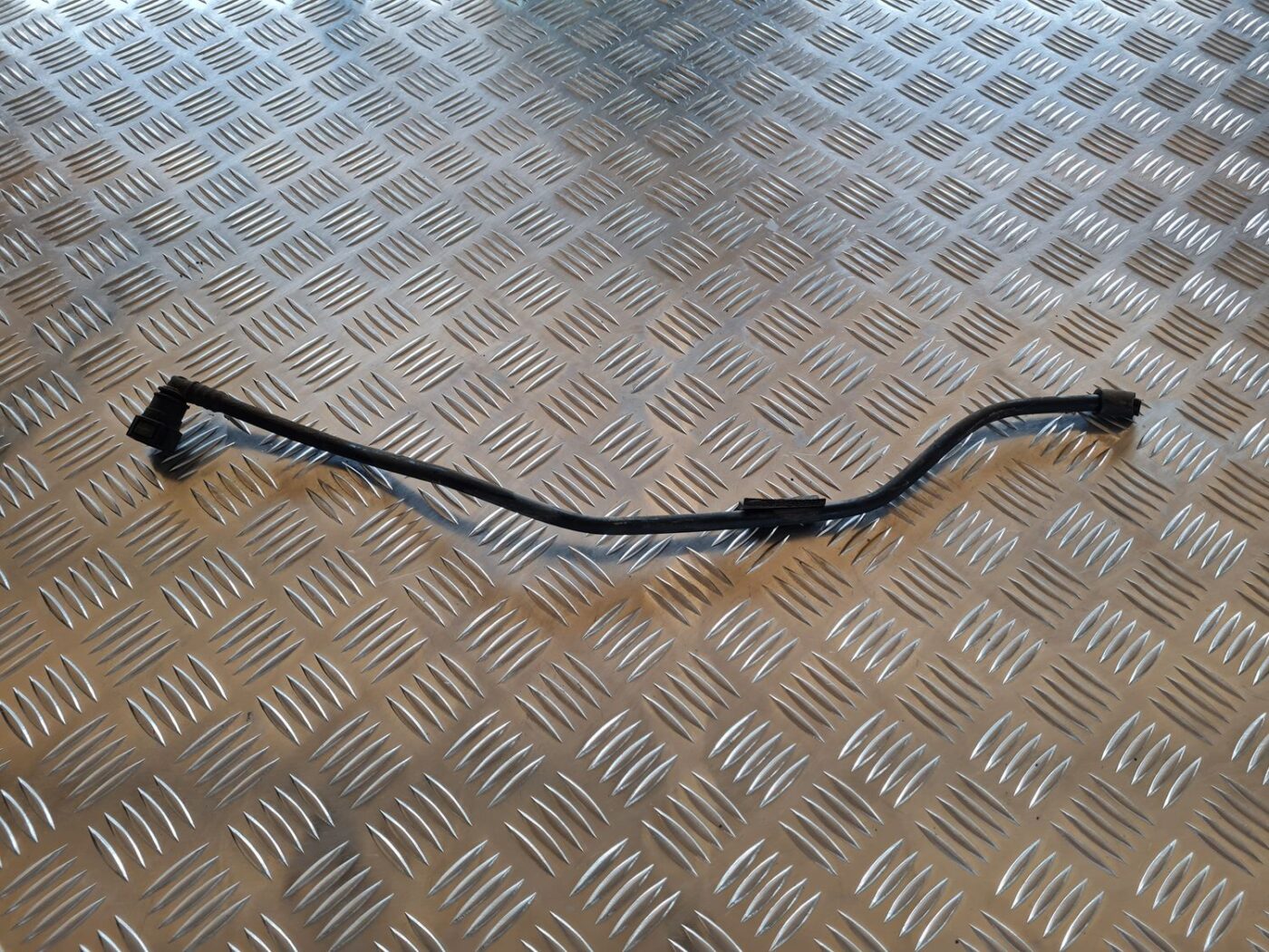 Degvielas caurule priekš VOLVO V70 2006