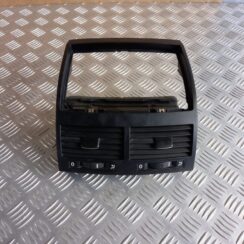 Mērinstrumentu paneļa gaisa vads, centrā priekš VW TOUAREG 2007