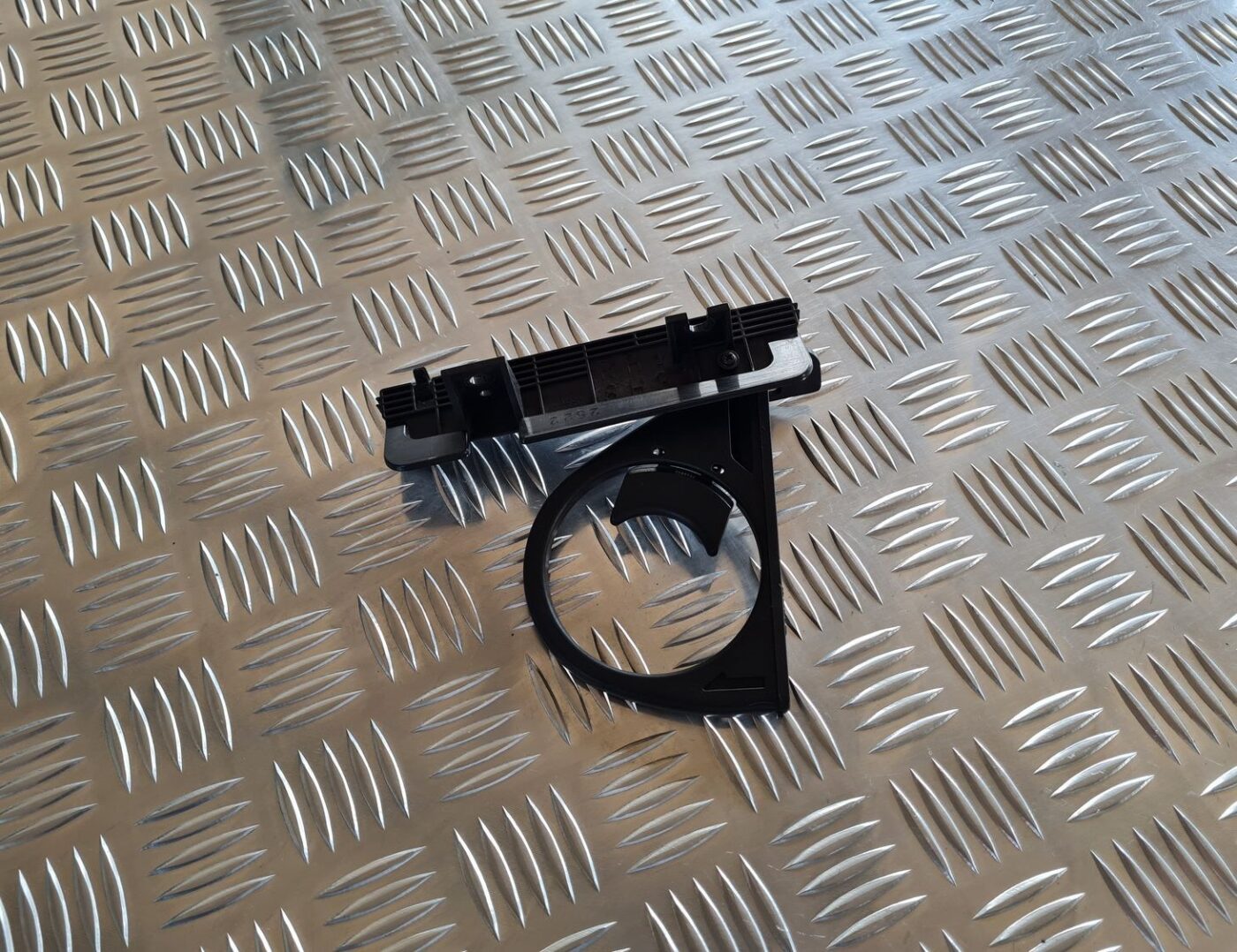 Krūzes turētājs priekš NISSAN X-TRAIL 2002