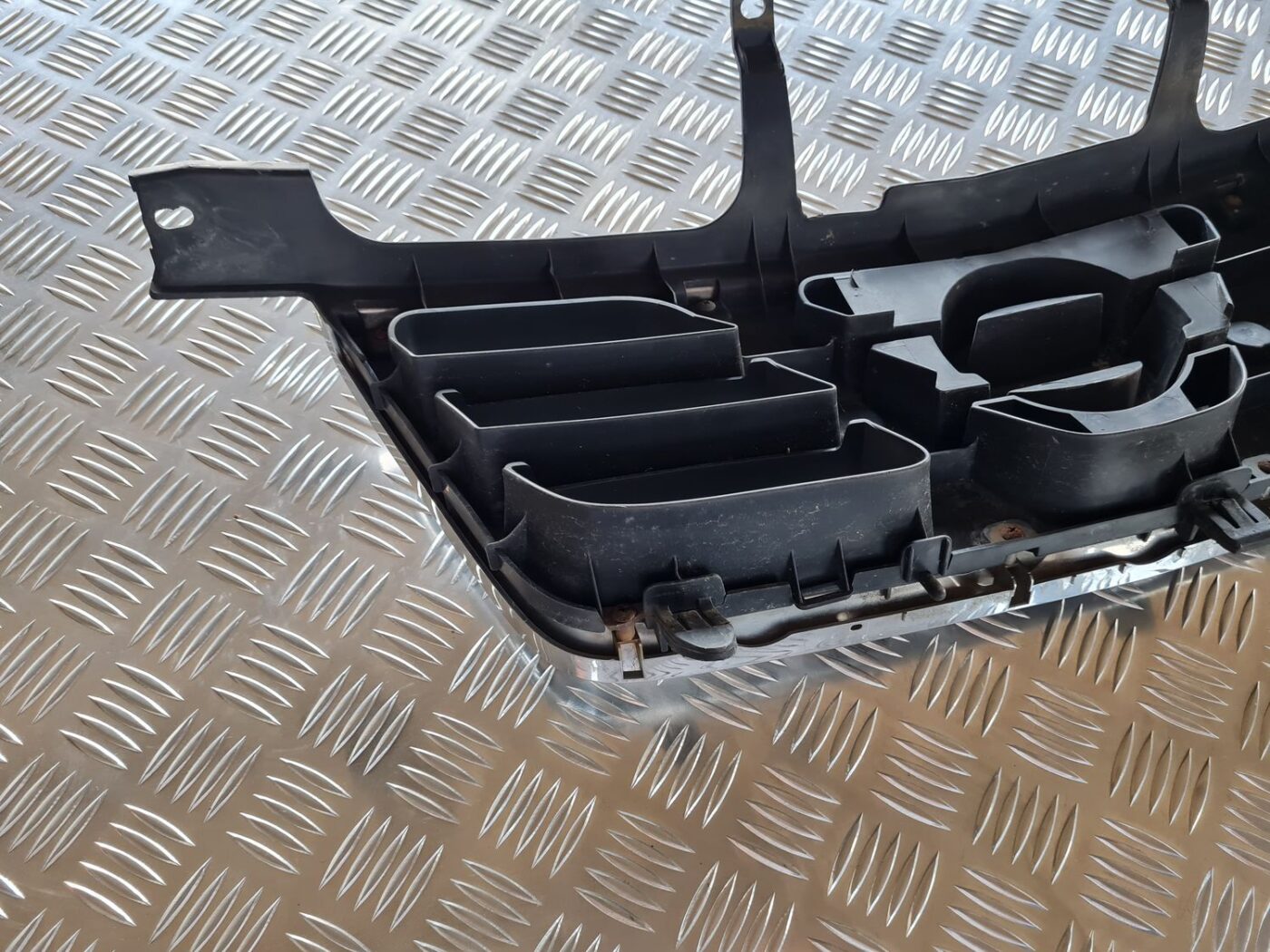 Bufera reste priekš NISSAN X-TRAIL 2002