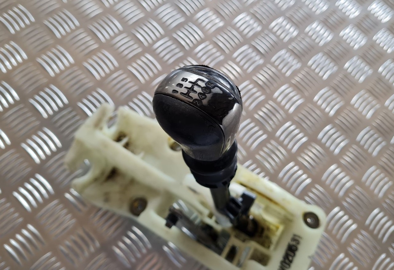 Ātrumu pārslēgšanas slēdzis priekš NISSAN X-TRAIL 2002 5 Ātrumu pārslēgšanas slēdzis priekš NISSAN X-TRAIL 2002