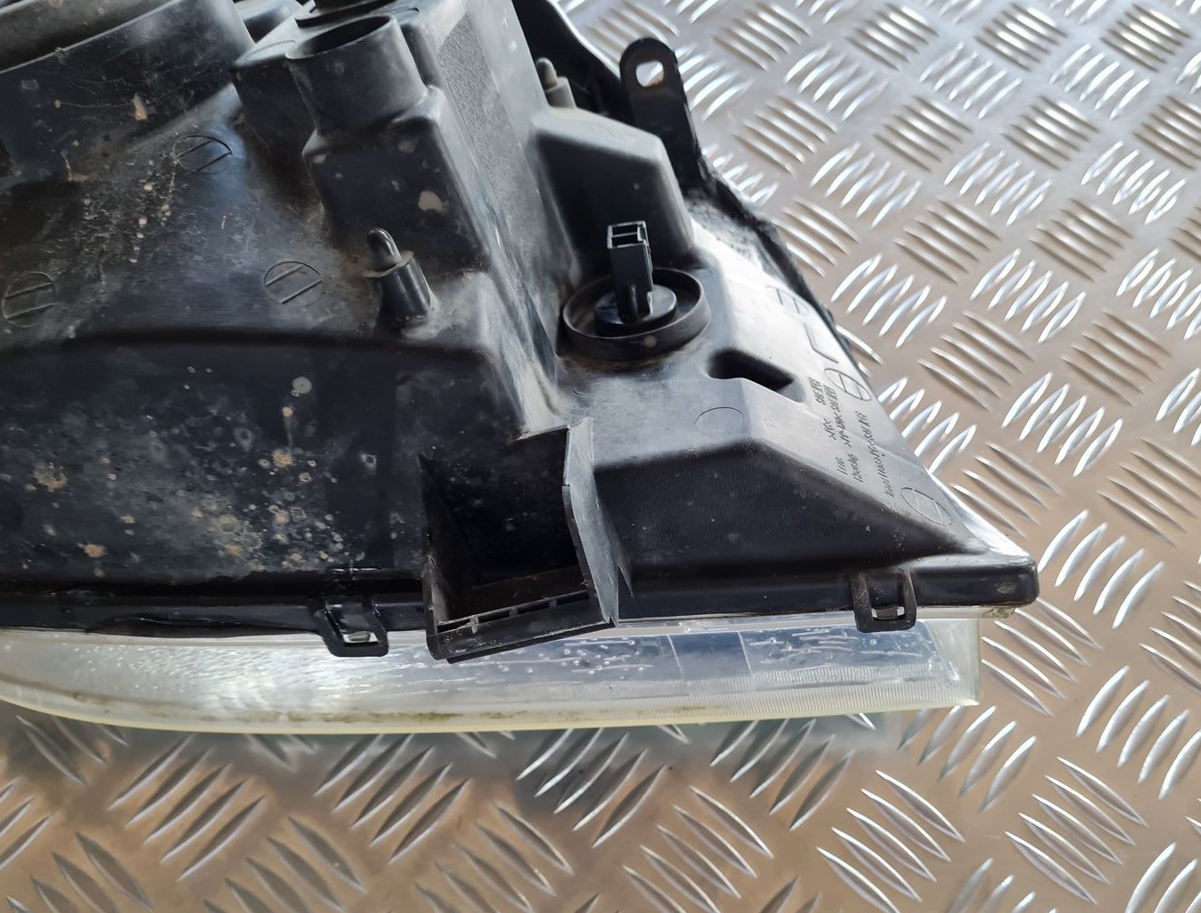 Priekšējais kreisais lukturis priekš NISSAN X-TRAIL 2002