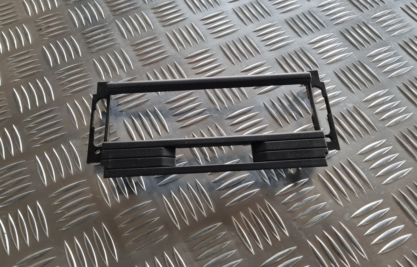 Mērinstrumentu paneļa dekoratīvais rāmis priekš NISSAN X-TRAIL 2002 1 Mērinstrumentu paneļa dekoratīvais rāmis priekš NISSAN X-TRAIL 2002