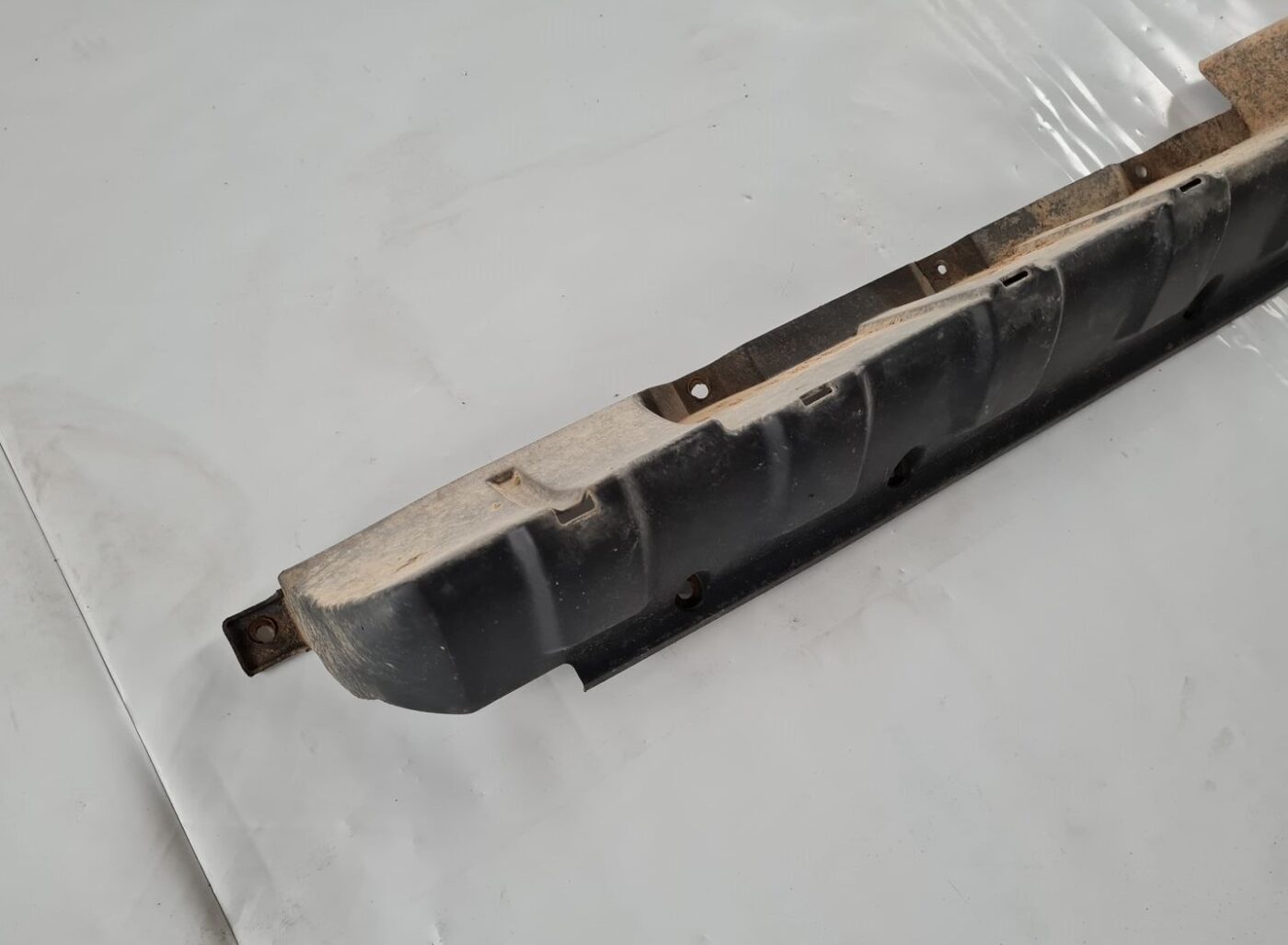 Aizmugurēja bufera aizsargs priekš NISSAN X-TRAIL 2002 2 Aizmugurēja bufera aizsargs priekš NISSAN X-TRAIL 2002