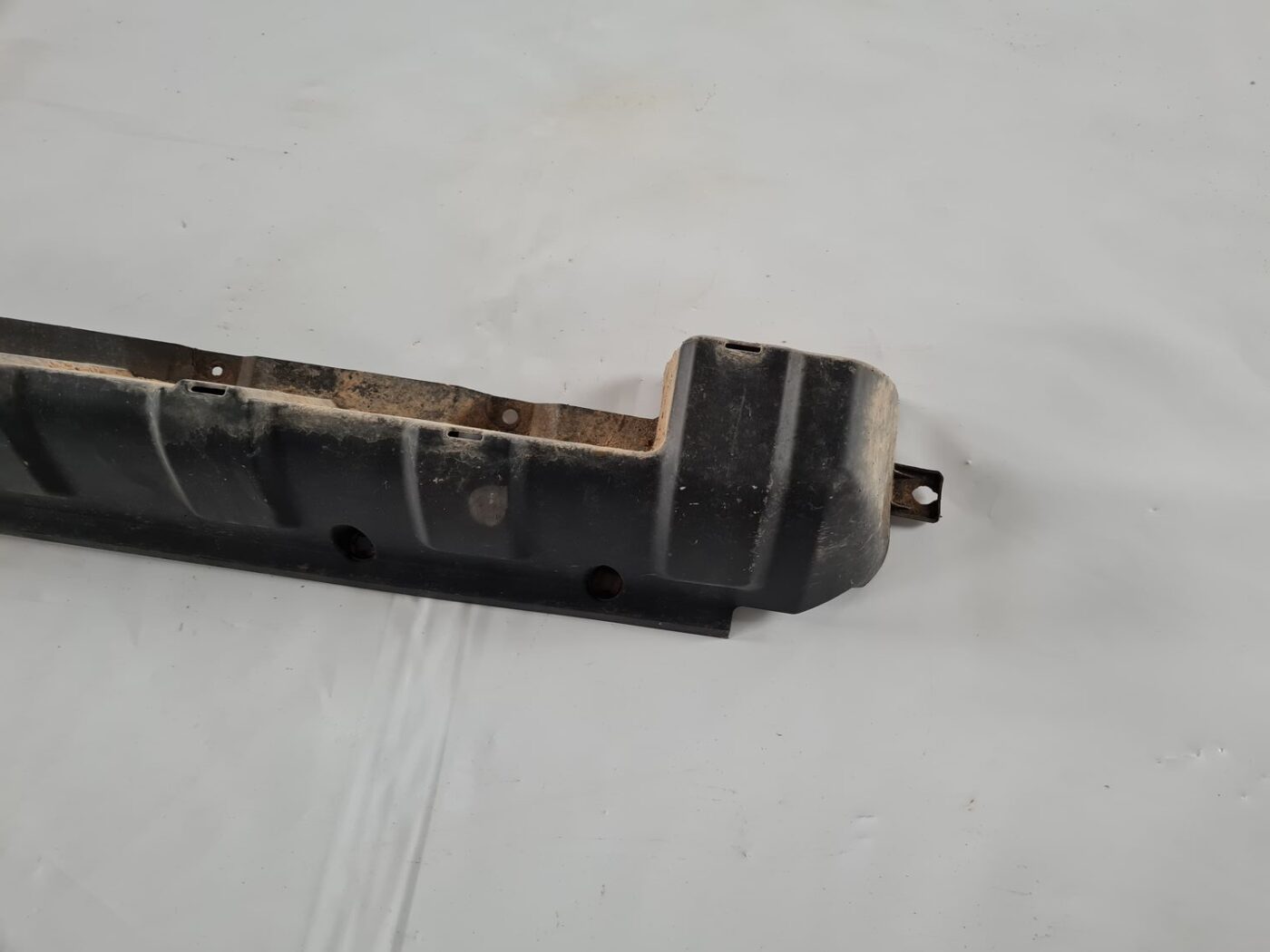 Aizmugurēja bufera aizsargs priekš NISSAN X-TRAIL 2002 4 Aizmugurēja bufera aizsargs priekš NISSAN X-TRAIL 2002