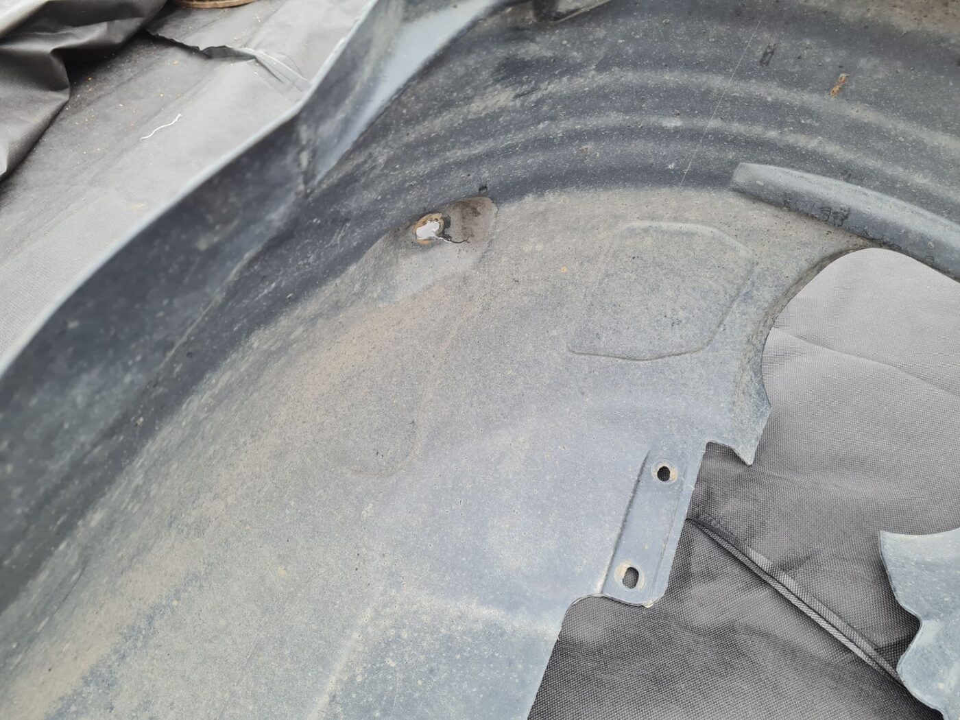 Priekšējais kreisais paspārns priekš FORD C-MAX 2011 2 Priekšējais kreisais paspārns priekš FORD C-MAX 2011