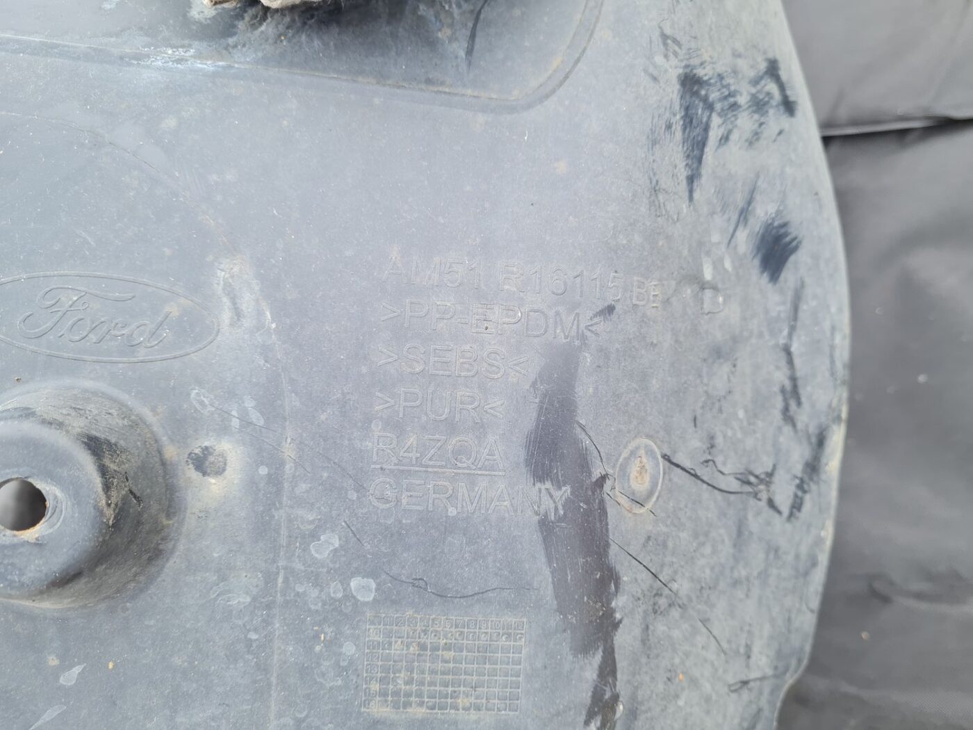 Priekšējais kreisais paspārns priekš FORD C-MAX 2011 4 Priekšējais kreisais paspārns priekš FORD C-MAX 2011