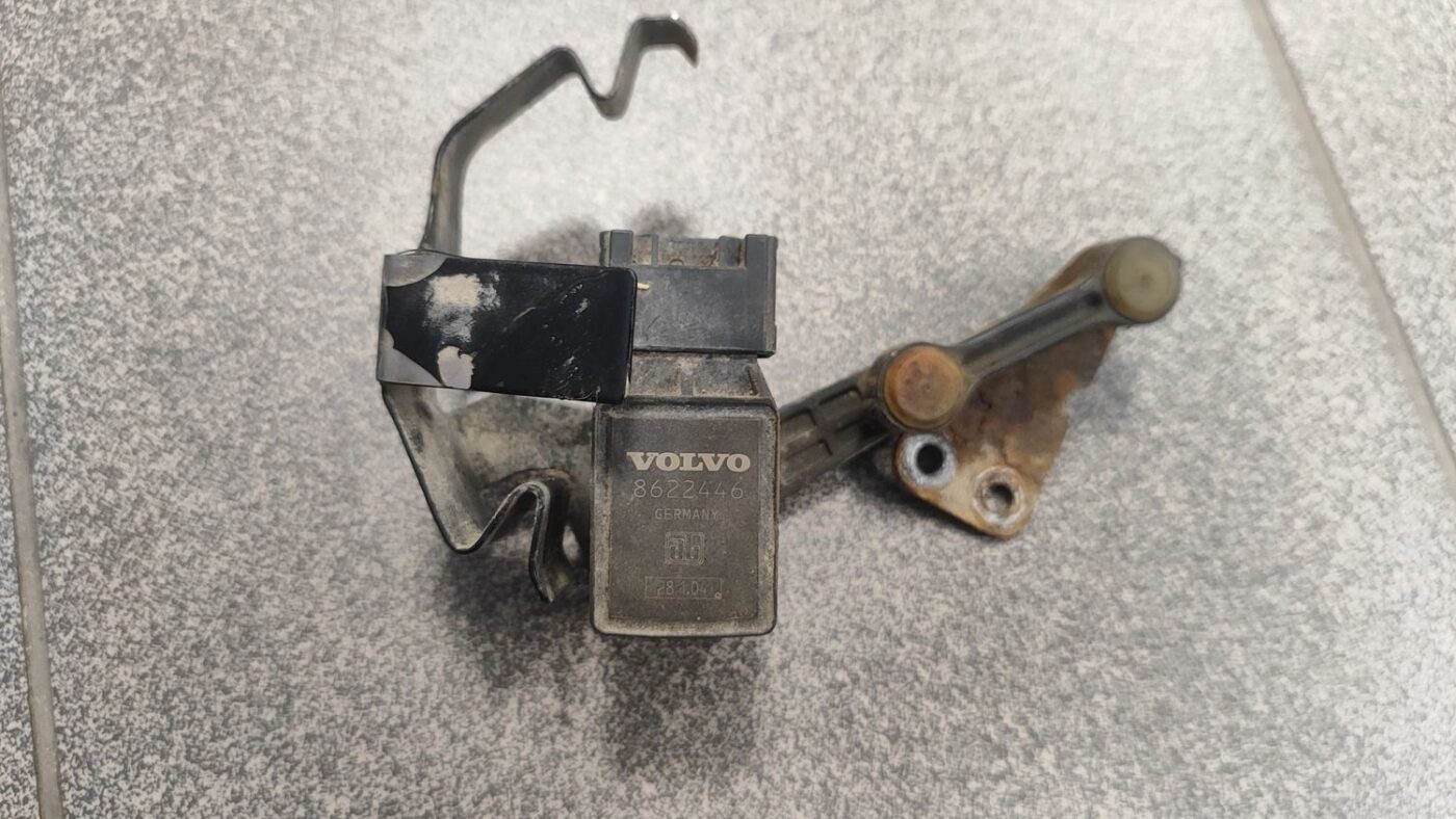 Lukturu diapazona korekcijas sensors, priekšā priekš VOLVO S80 2004 2 Lukturu diapazona korekcijas sensors, priekšā priekš VOLVO S80 2004