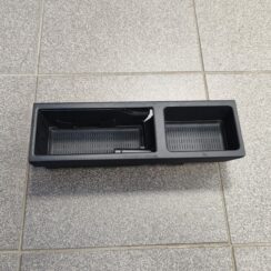 Centrālās konsoles nodalījums priekš BMW E46 COUPE Facelift 2004