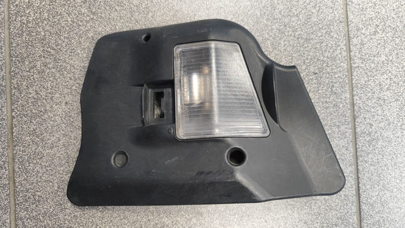 Aizmugurējā luktura vāks priekš BMW E46 COUPE Facelift 2004 2 Aizmugurējā luktura vāks priekš BMW E46 COUPE Facelift 2004