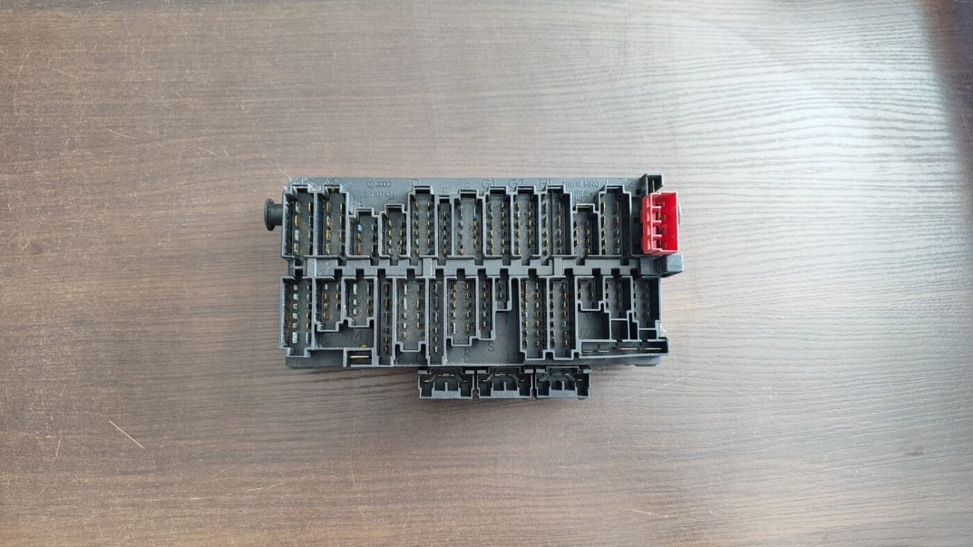 Drošinātāju bloks priekš FORD GALAXY 2005 1 Drošinātāju bloks priekš FORD GALAXY 2005