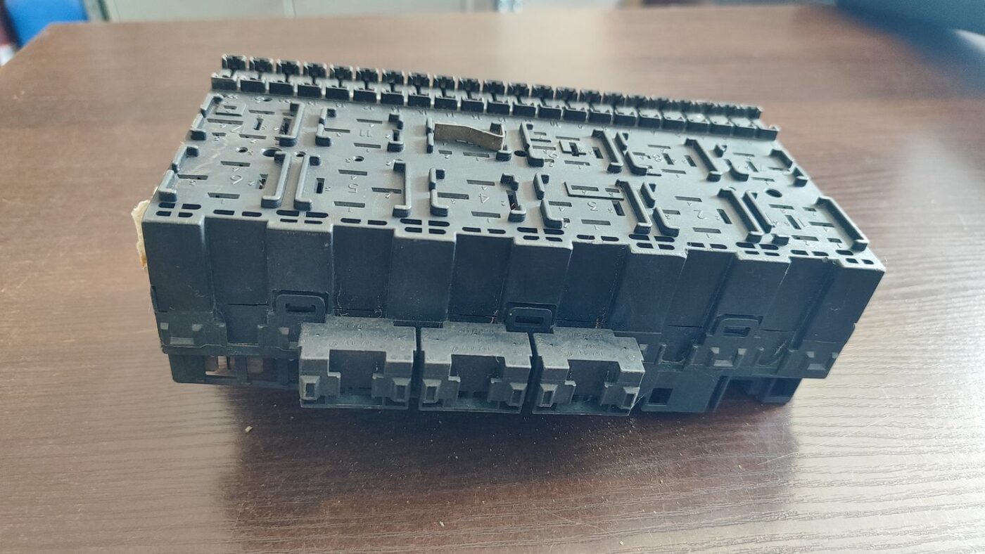 Drošinātāju bloks priekš FORD GALAXY 2005 3 Drošinātāju bloks priekš FORD GALAXY 2005