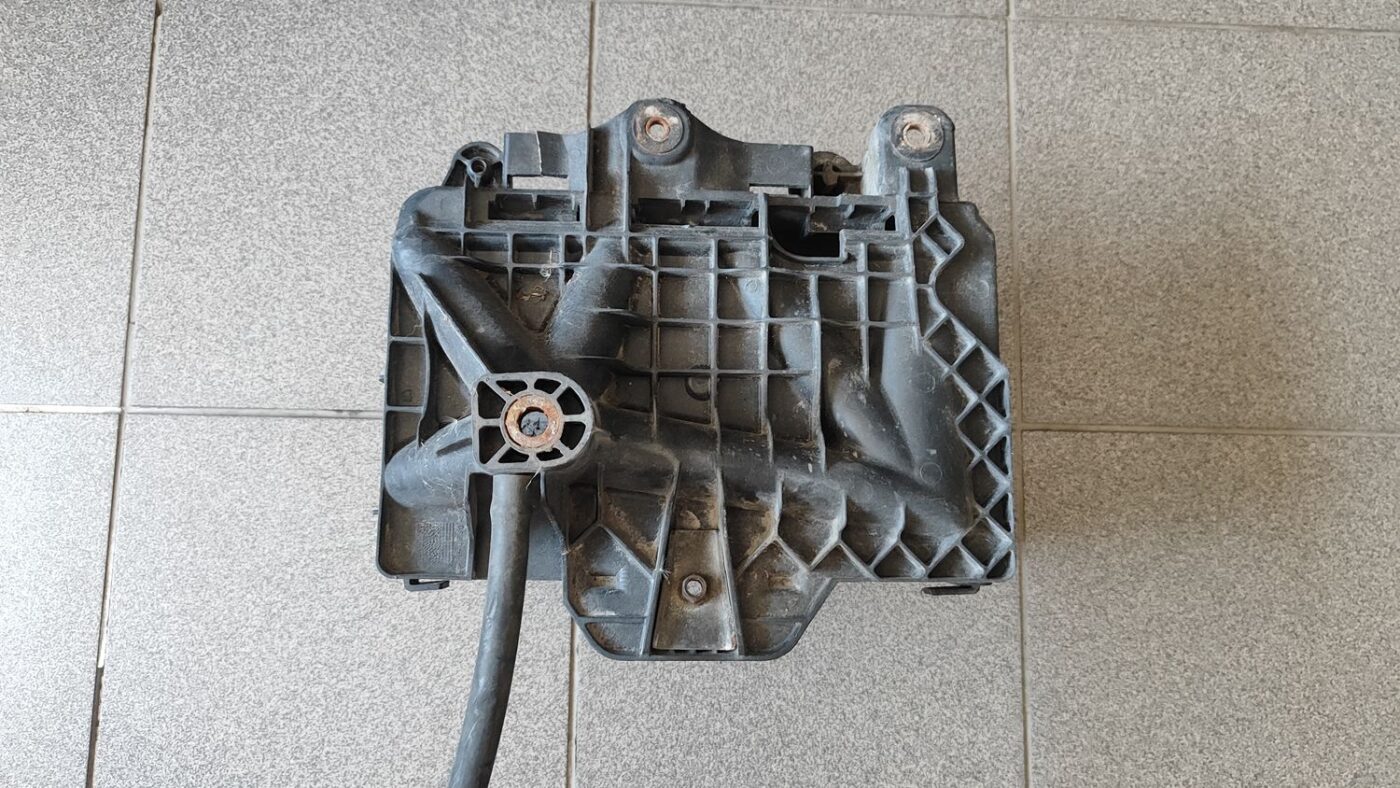 Akumulatora stiprināšanas korpuss priekš SEAT IBIZA 2005 10 Akumulatora stiprināšanas korpuss priekš SEAT IBIZA 2005