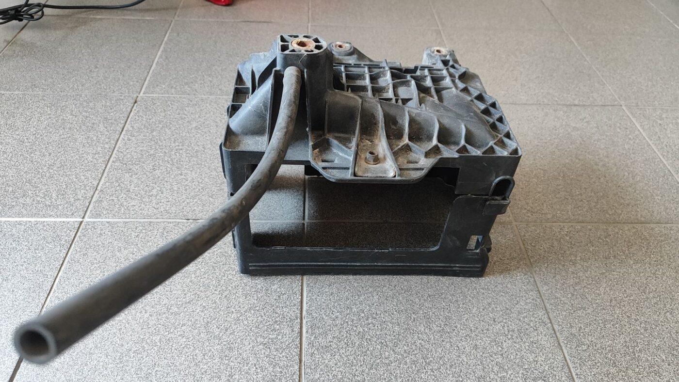 Akumulatora stiprināšanas korpuss priekš SEAT IBIZA 2005 9 Akumulatora stiprināšanas korpuss priekš SEAT IBIZA 2005