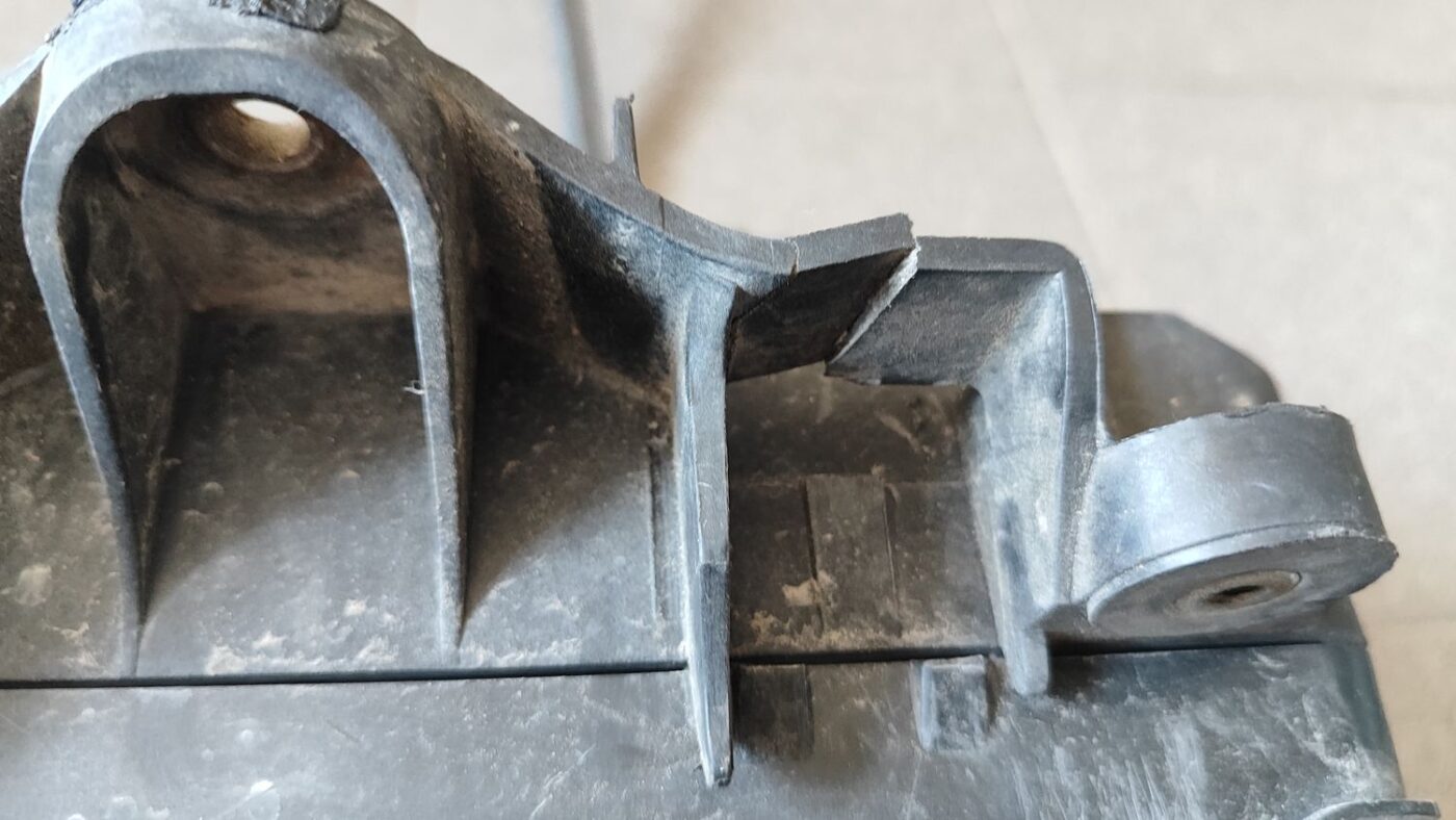 Akumulatora stiprināšanas korpuss priekš SEAT IBIZA 2005 6 Akumulatora stiprināšanas korpuss priekš SEAT IBIZA 2005