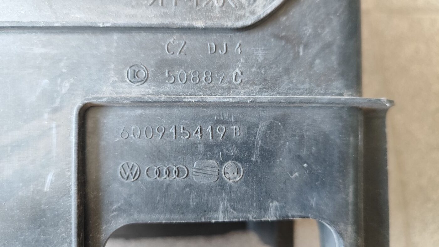 Akumulatora stiprināšanas korpuss priekš SEAT IBIZA 2005 5 Akumulatora stiprināšanas korpuss priekš SEAT IBIZA 2005