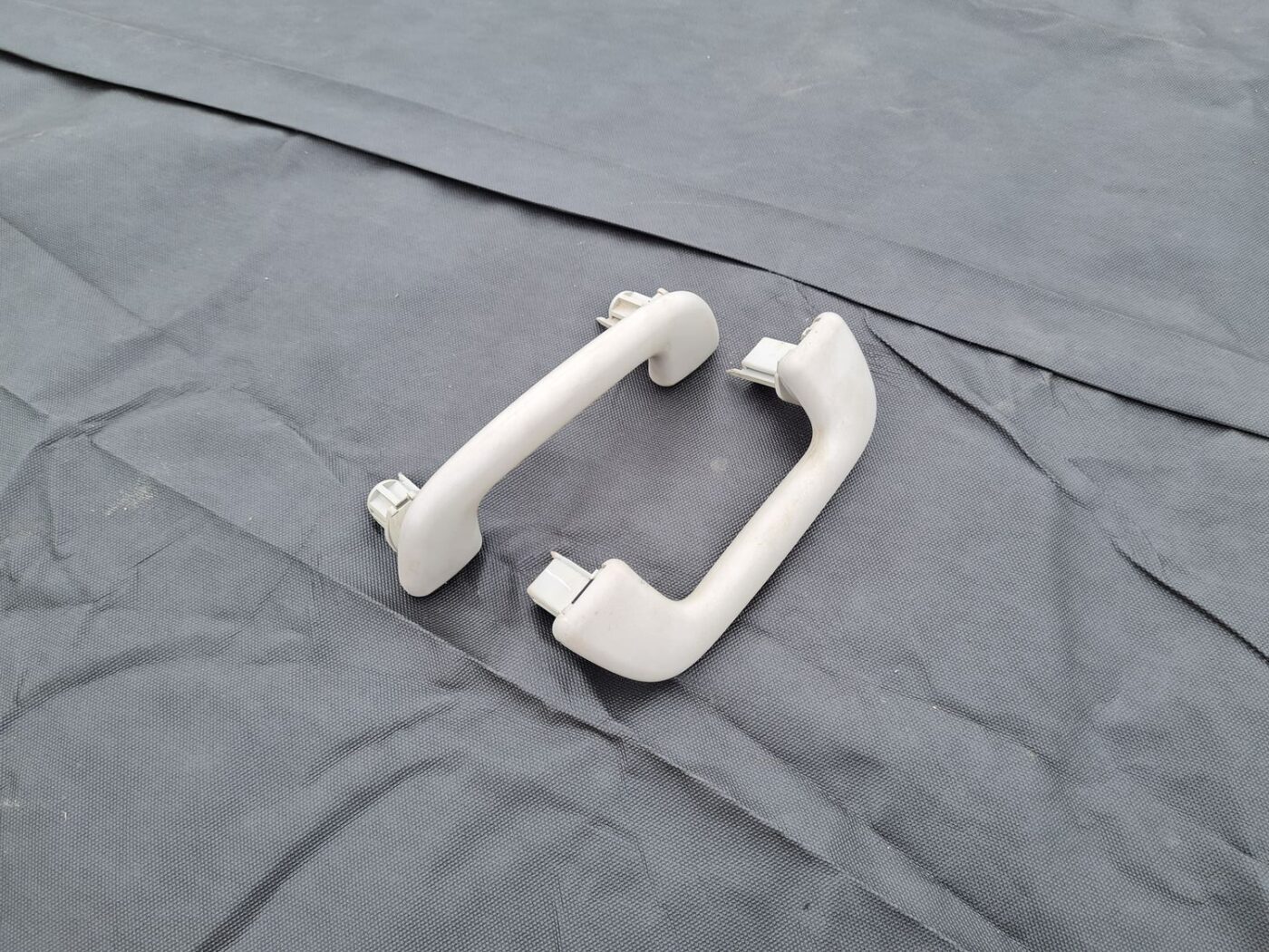 Salona rokturis griestos priekš TOYOTA COROLLA VERSO 2005