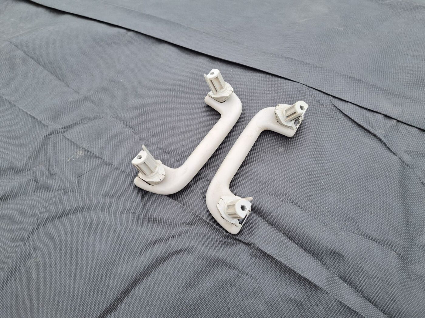 Salona rokturis griestos priekš TOYOTA COROLLA VERSO 2005