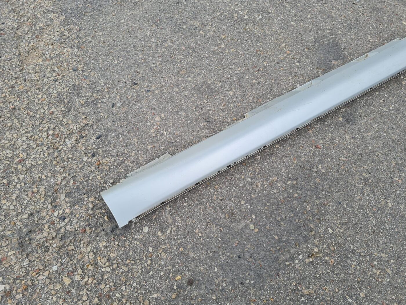 Ārēja sliekšņa kreisa uzlika priekš TOYOTA COROLLA VERSO 2005