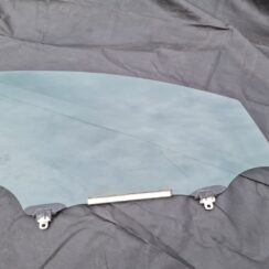 Priekšējo labo durvju stikls priekš TOYOTA COROLLA VERSO 2005