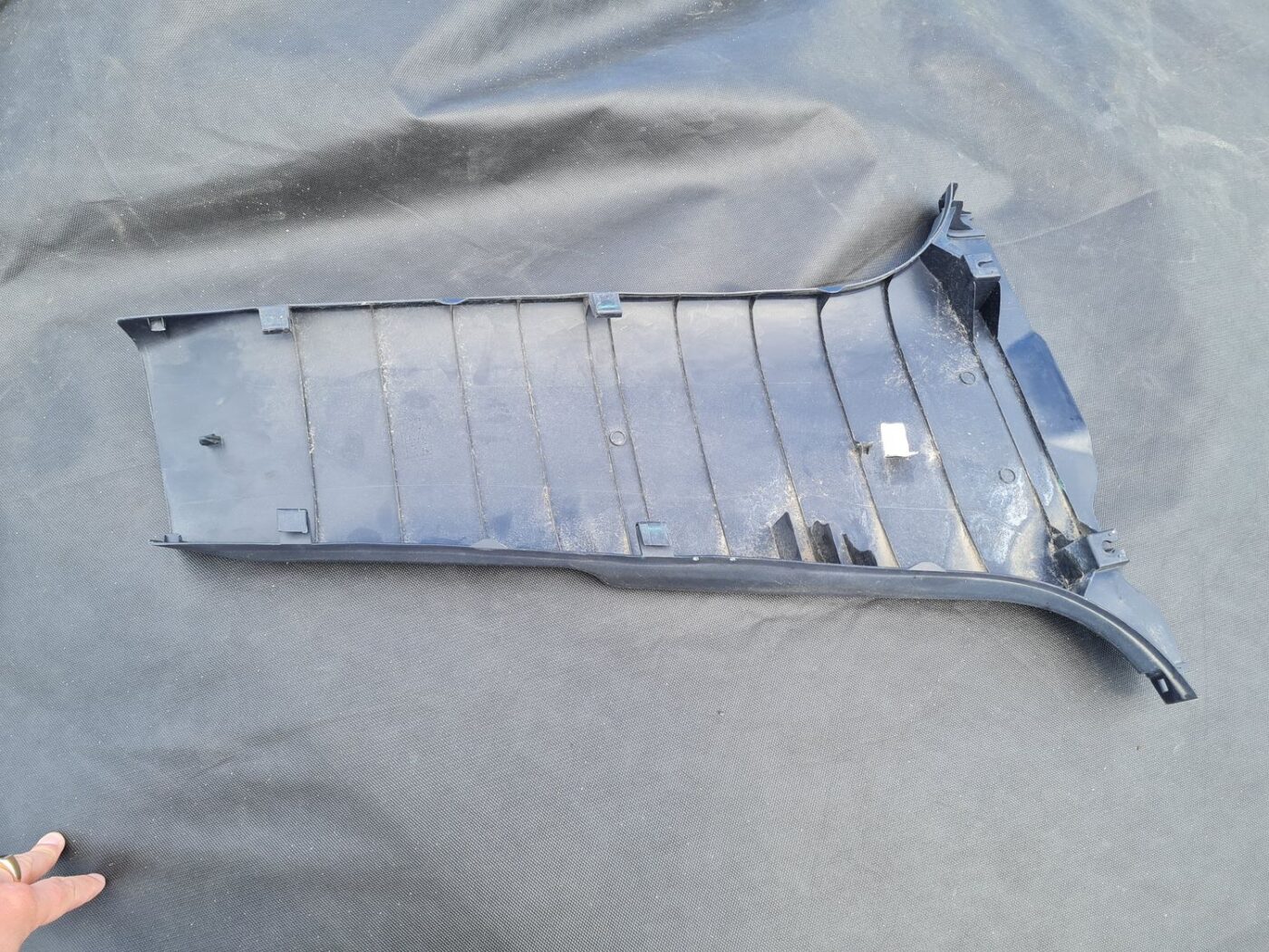 Vidējas salona statnes apdare priekš TOYOTA AVENSIS 2012