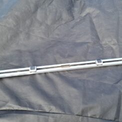 Kravas stirpināšanas reliņi bagažniekā priekš AUDI A6 AVANT 2007 QUATTRO