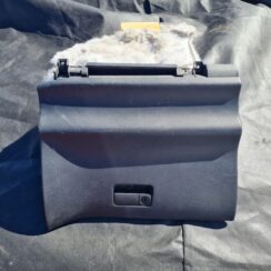 Mantu glabāšanas nodalījums pasažiera pusē priekš NISSAN X-TRAIL 2008