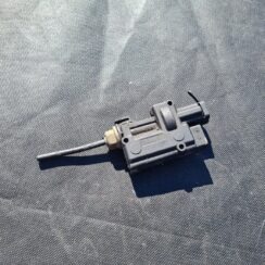 Degvielas tvertnes vāka slēdzene priekš RENAULT ESPACE IV 2006