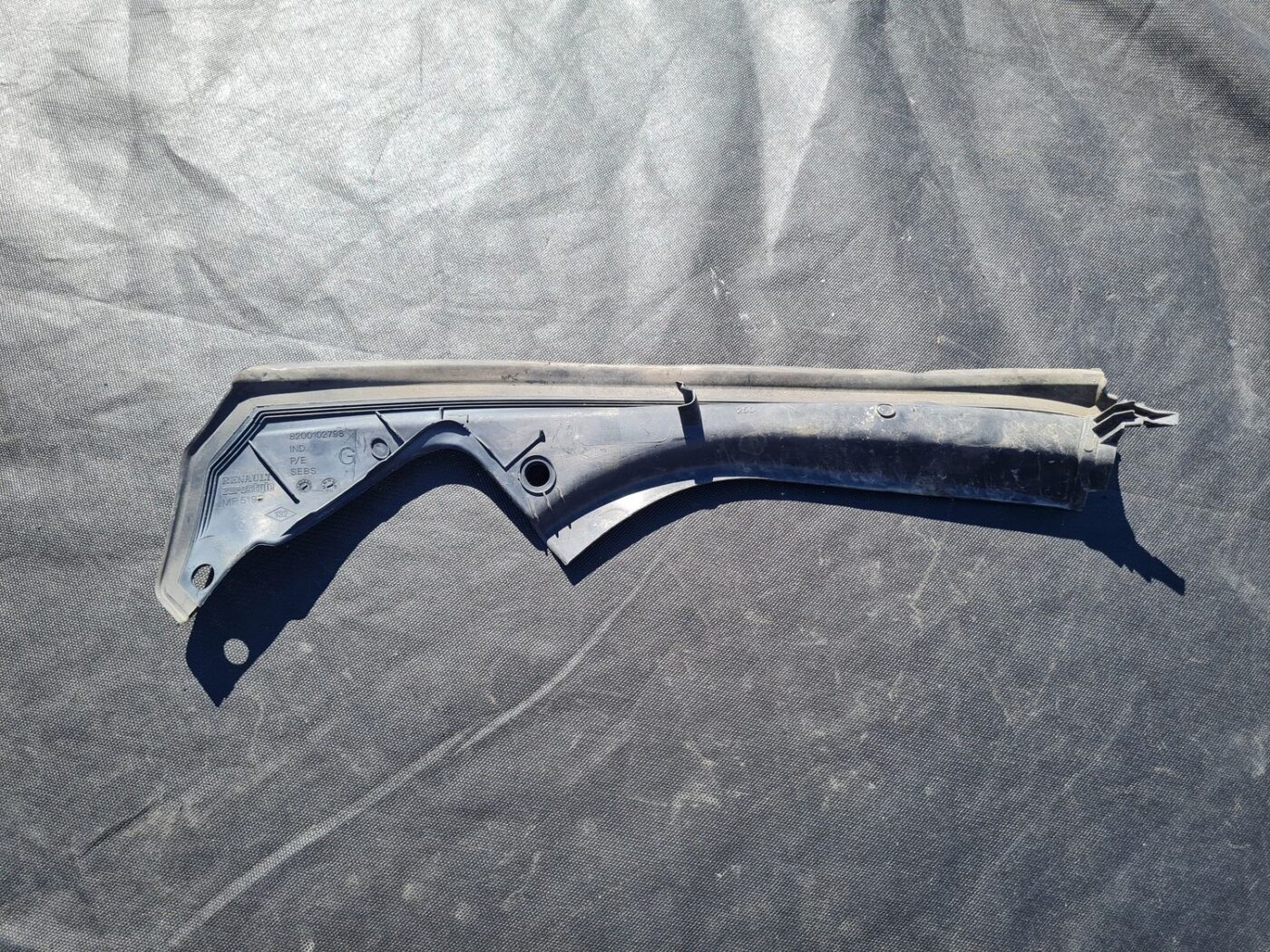 Vējstikla uzlika (deflektors) priekš RENAULT ESPACE IV 2006 2 Vējstikla uzlika (deflektors) priekš RENAULT ESPACE IV 2006