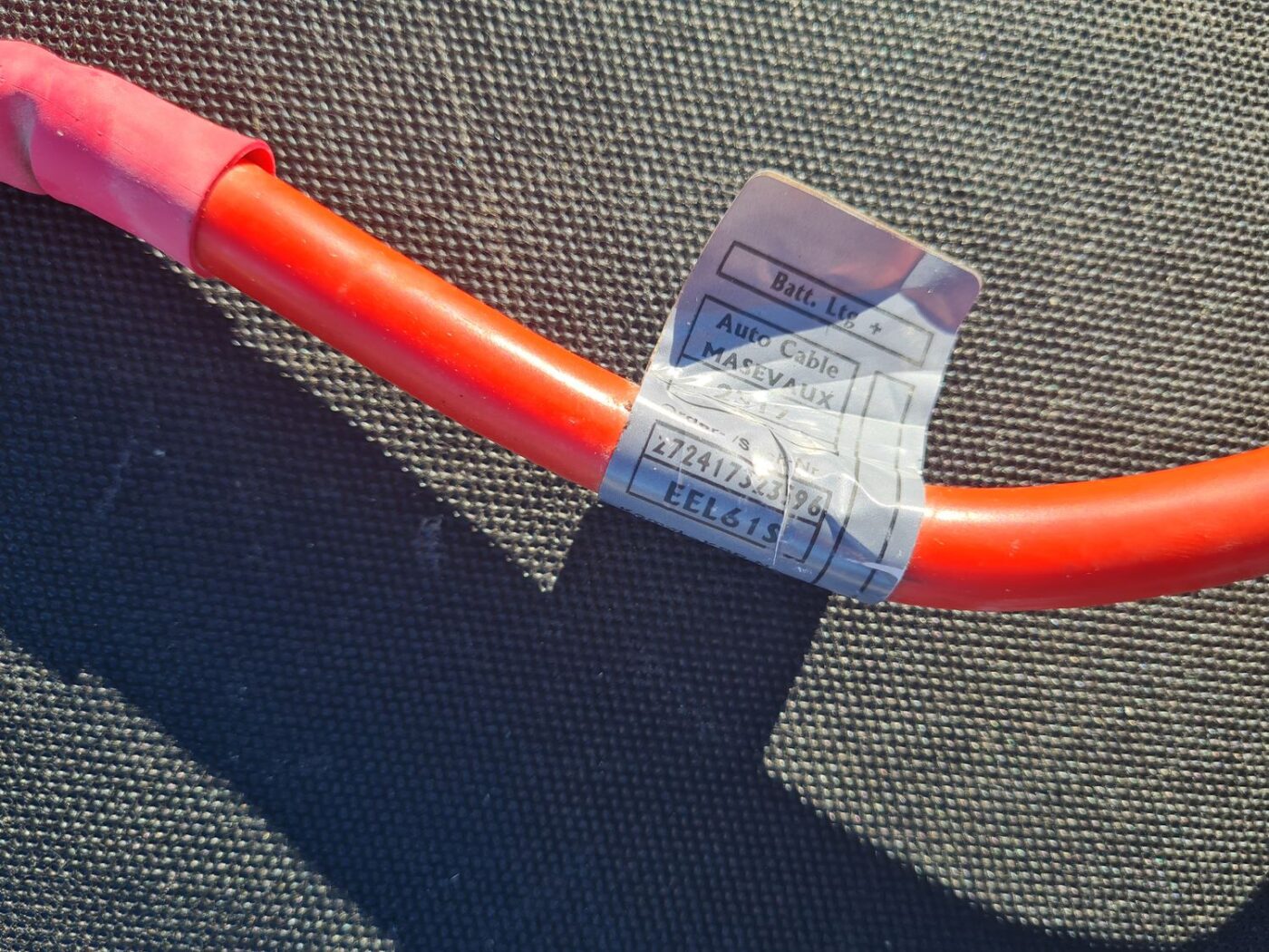 Pozitīvais elektrovads priekš BMW 525 E60 2006 BLACK