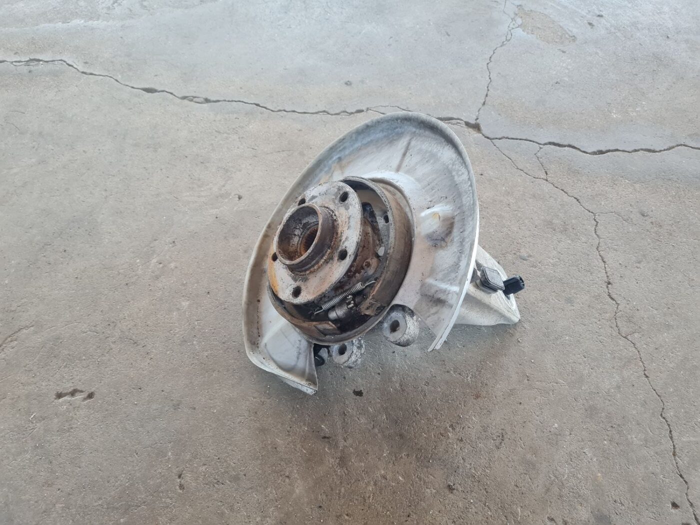 Stūres šarnīrs aizmugurē pa kreisi priekš BMW 530D E61 2006 TOURING TITANSILVER 3 Stūres šarnīrs aizmugurē pa kreisi priekš BMW 530D E61 2006 TOURING TITANSILVER