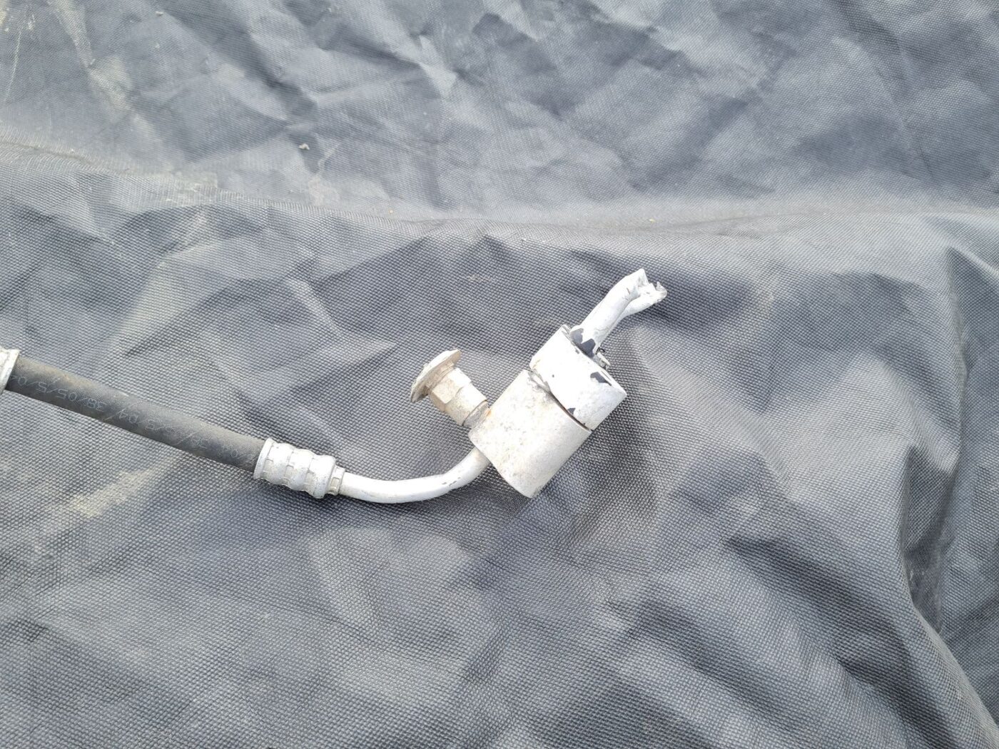 Gaisa kondicioniera galvenā caurule priekš VW GOLF 5 2006 6 Gaisa kondicioniera galvenā caurule priekš VW GOLF 5 2006