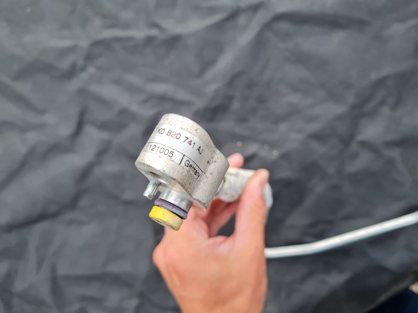 Gaisa kondicioniera galvenā caurule priekš VW GOLF 5 2006 3 Gaisa kondicioniera galvenā caurule priekš VW GOLF 5 2006