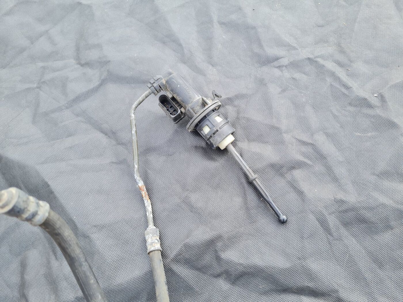 Sajūga galvenais cilindrs priekš VW GOLF 5 2006 5 Sajūga galvenais cilindrs priekš VW GOLF 5 2006