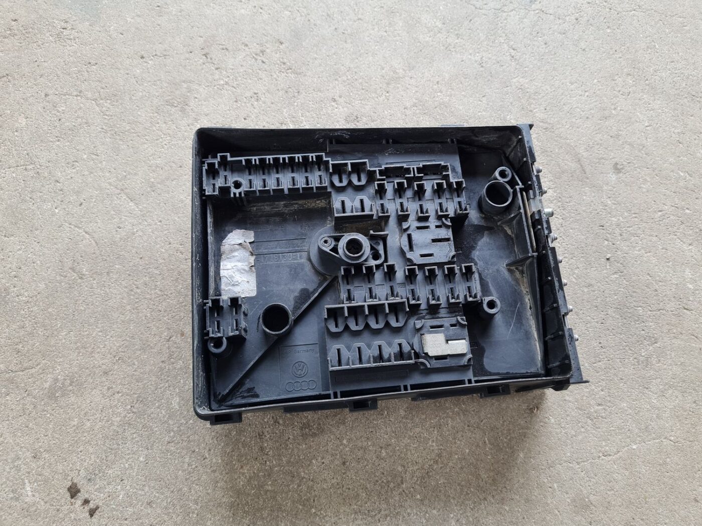 Drošinātāju bloks priekš VW GOLF 5 2006