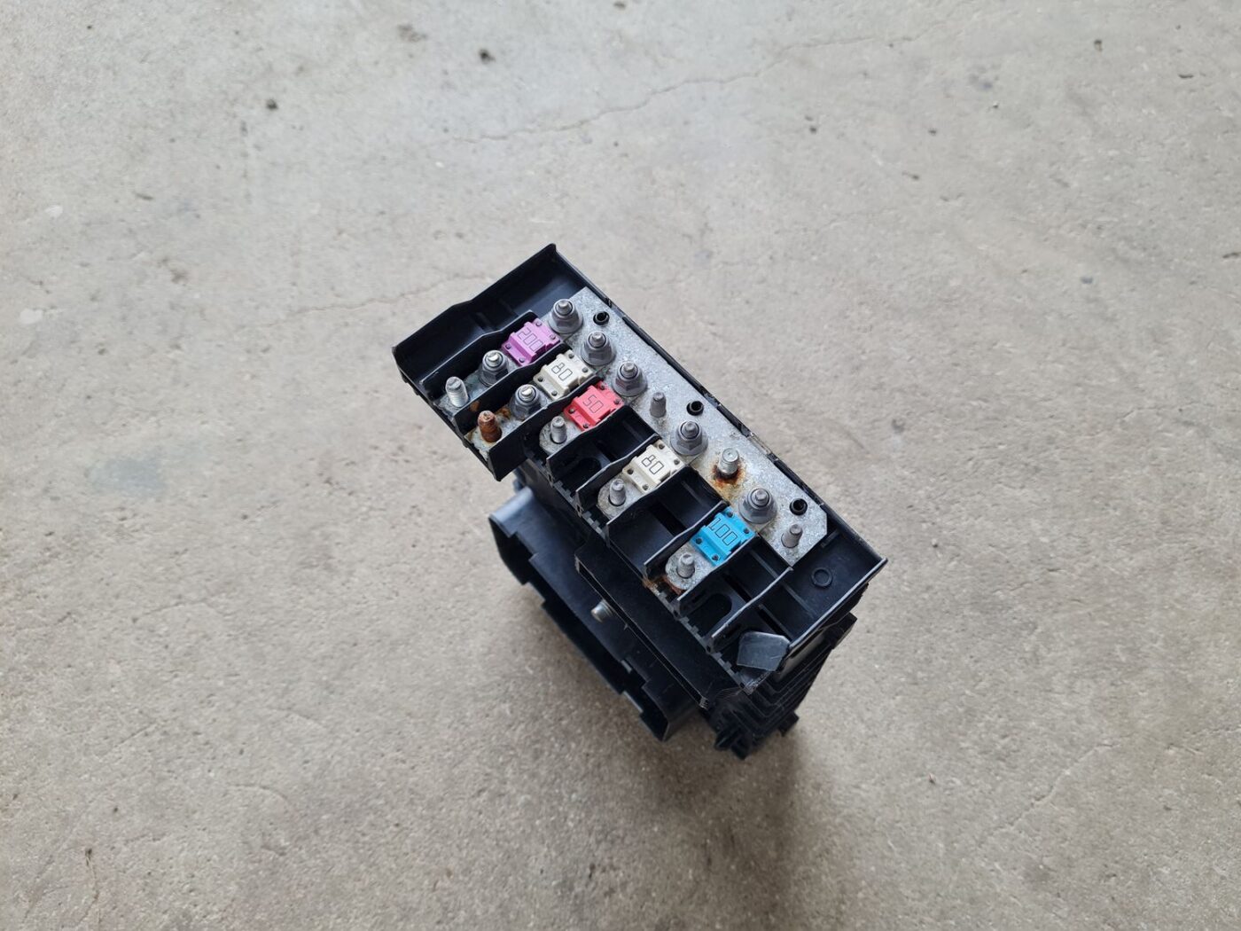 Drošinātāju bloks priekš VW GOLF 5 2006