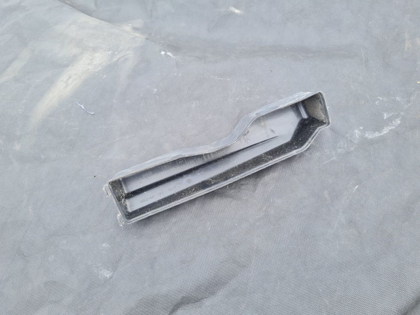 Drošinātāju kārbas korpusa vāks priekš TOYOTA AVENSIS 2008